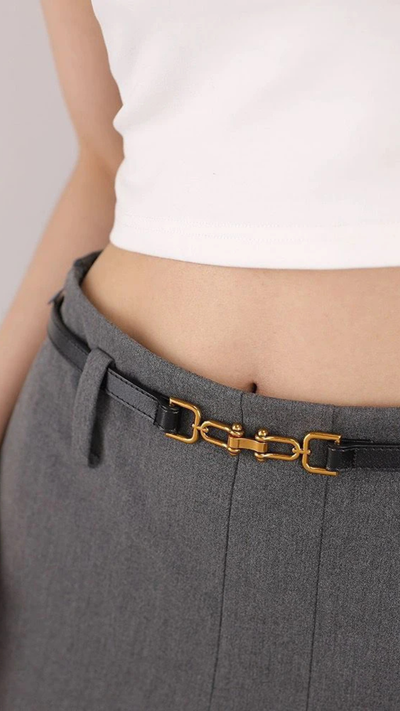 Ceinture Fine en Cuir Femme avec Boucle Dorée Chaînette